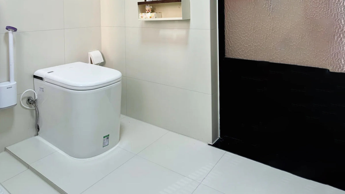 52cm Smart Bidet Toilet offers a two-step odor elimination process