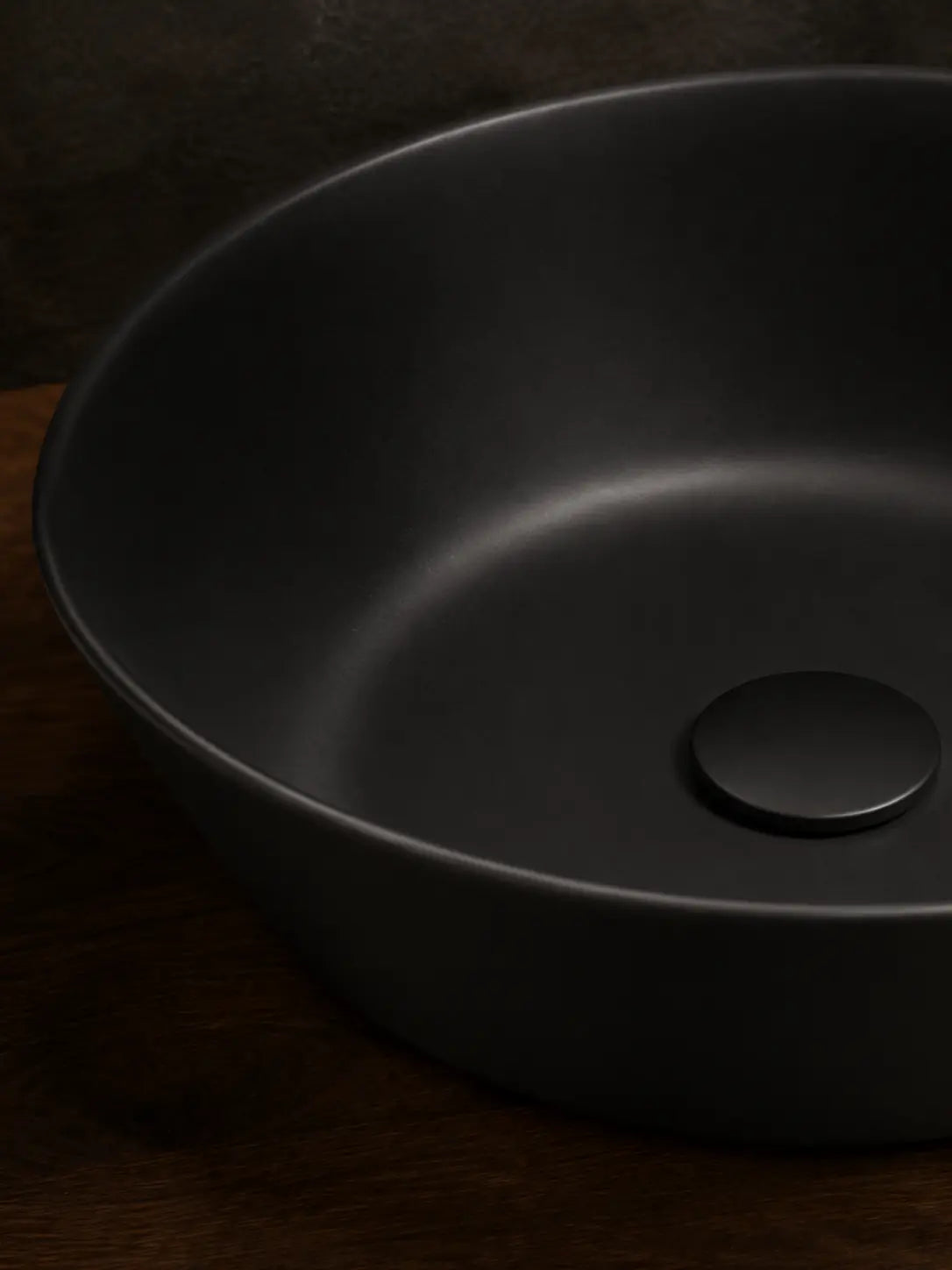 BBbidet 2603 matte black round ceramic countertop basin, ceramic surface detail