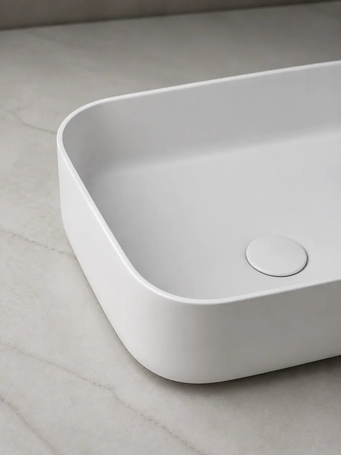 BBbidet 2608 matte white countertop basin rim detail view