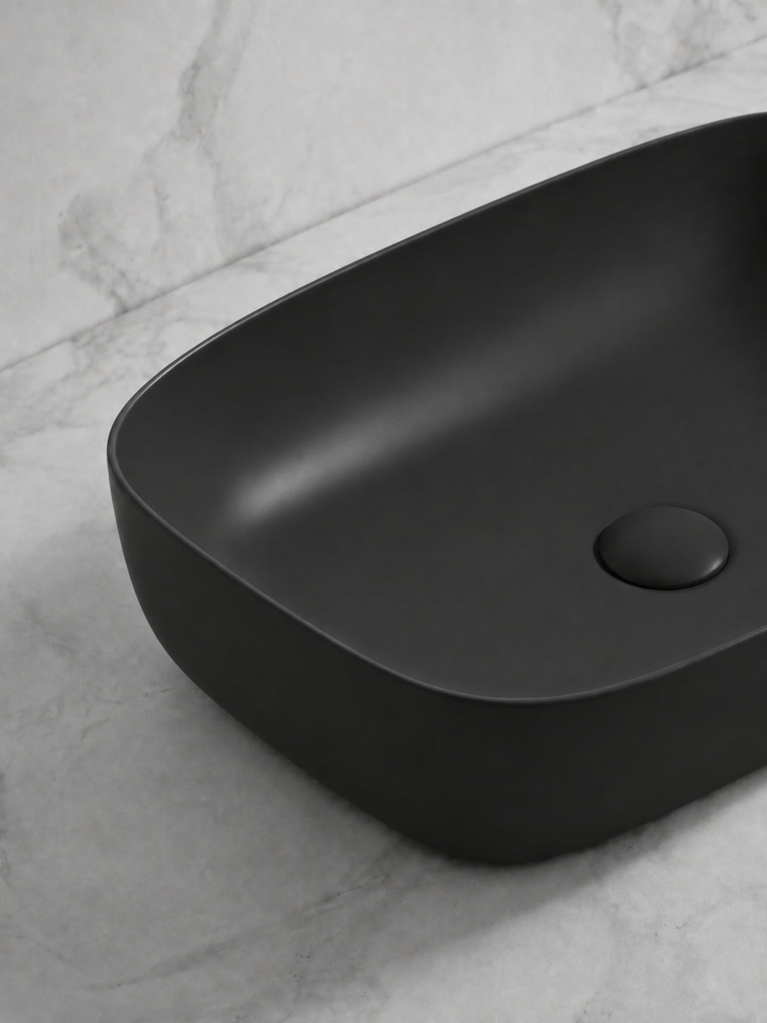 BBbidet 2662 matte black ceramic basin rim and inner bowl detail
