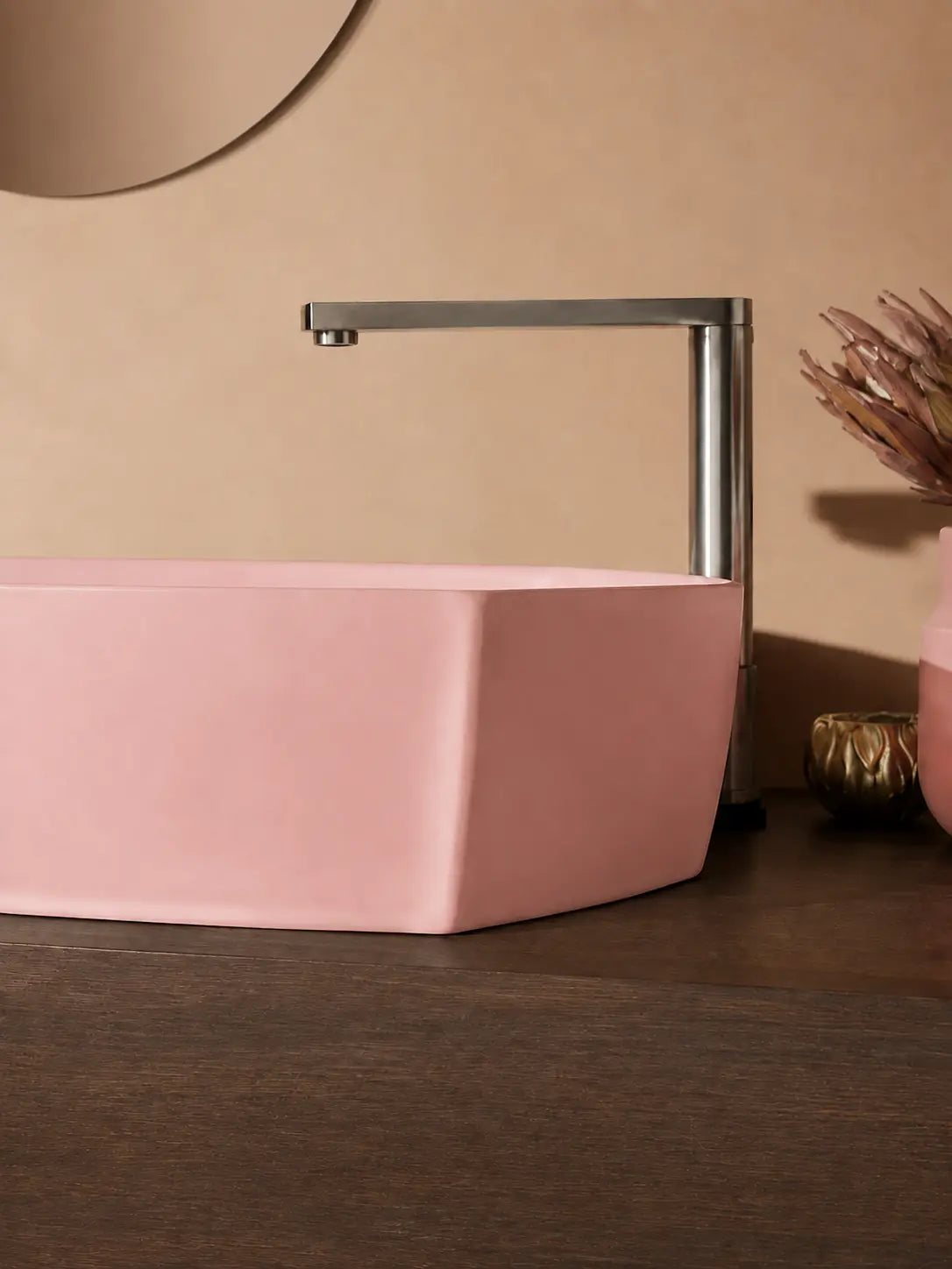 BBbidet 2690 Matte Pink 550mm countertop basin – seamless base detail