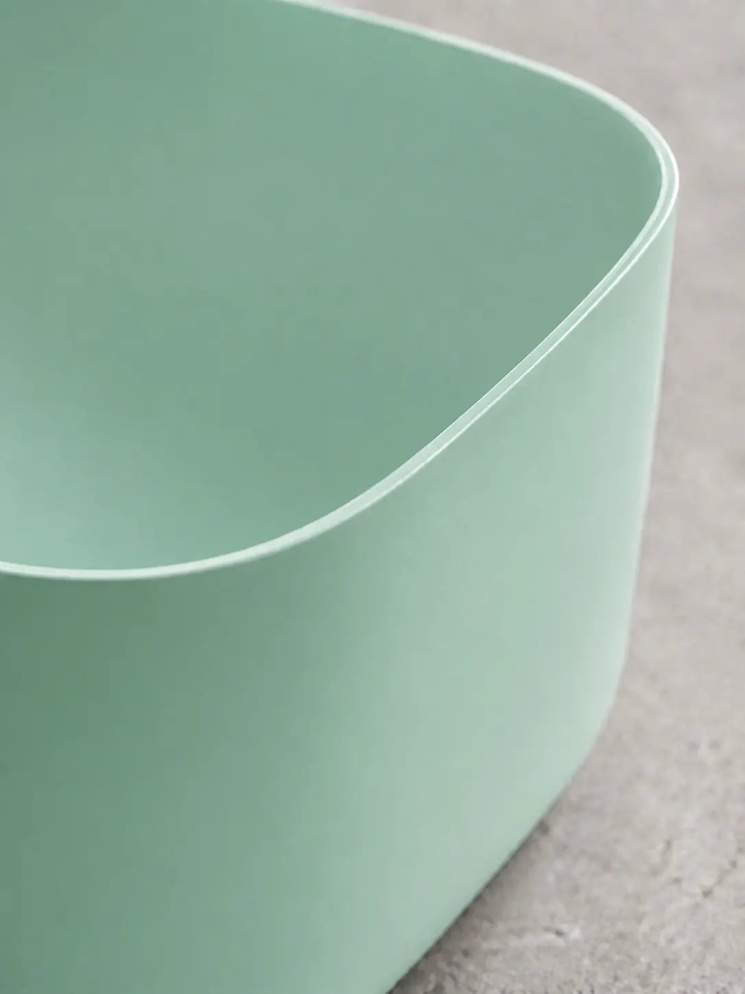BBBIDET 2693MG matte green counter basin rim detail