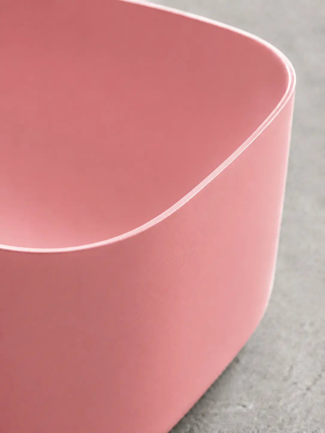 BBBIDET 2693MP matte pink counter basin rim detail