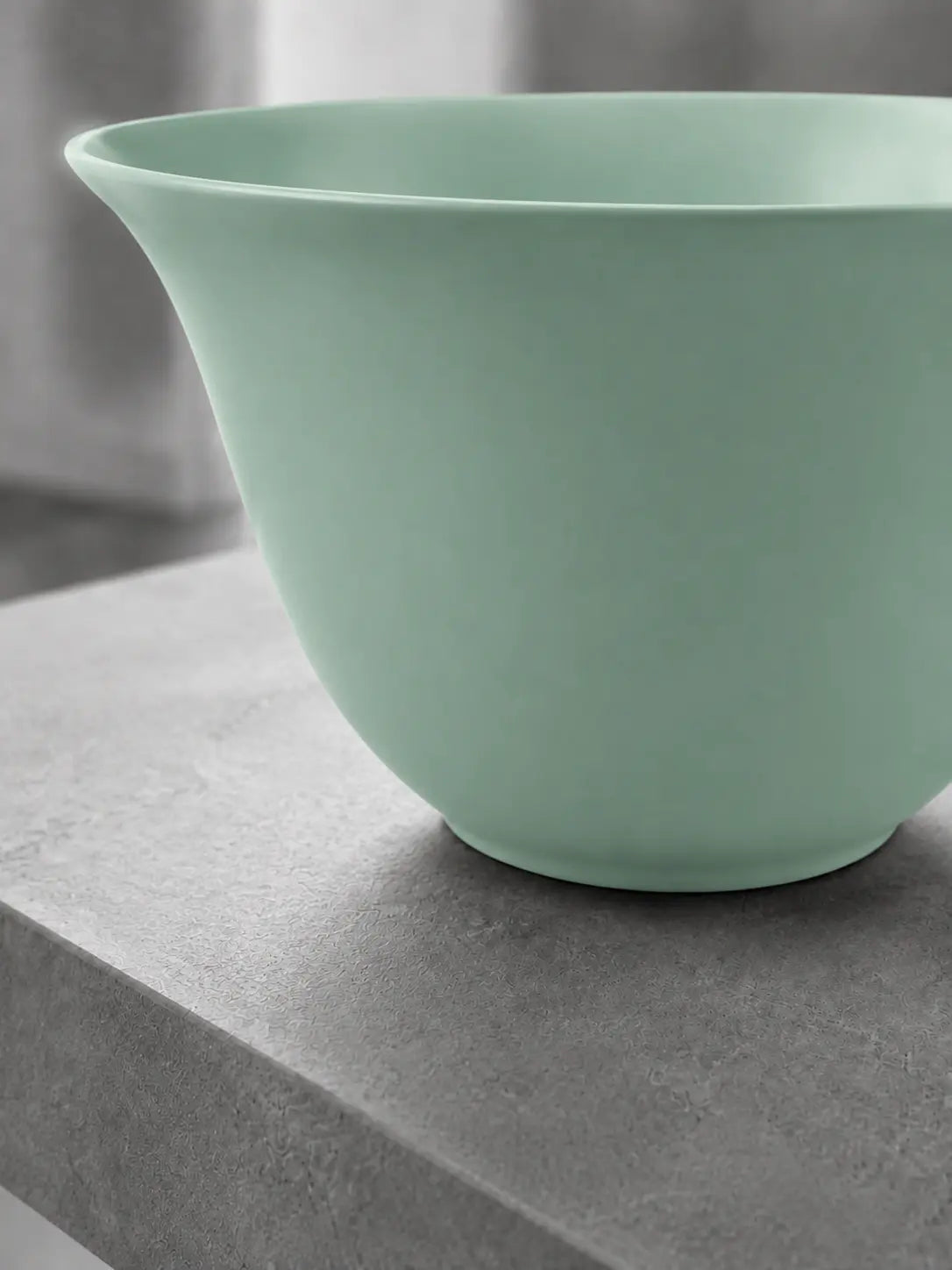 BBBIDET 2696MG matte green round countertop basin base detail