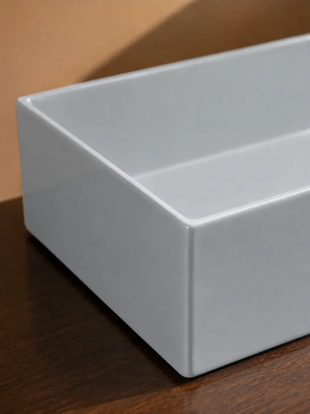 BBbidet 2757 gray rectangular countertop basin rim and corner detail