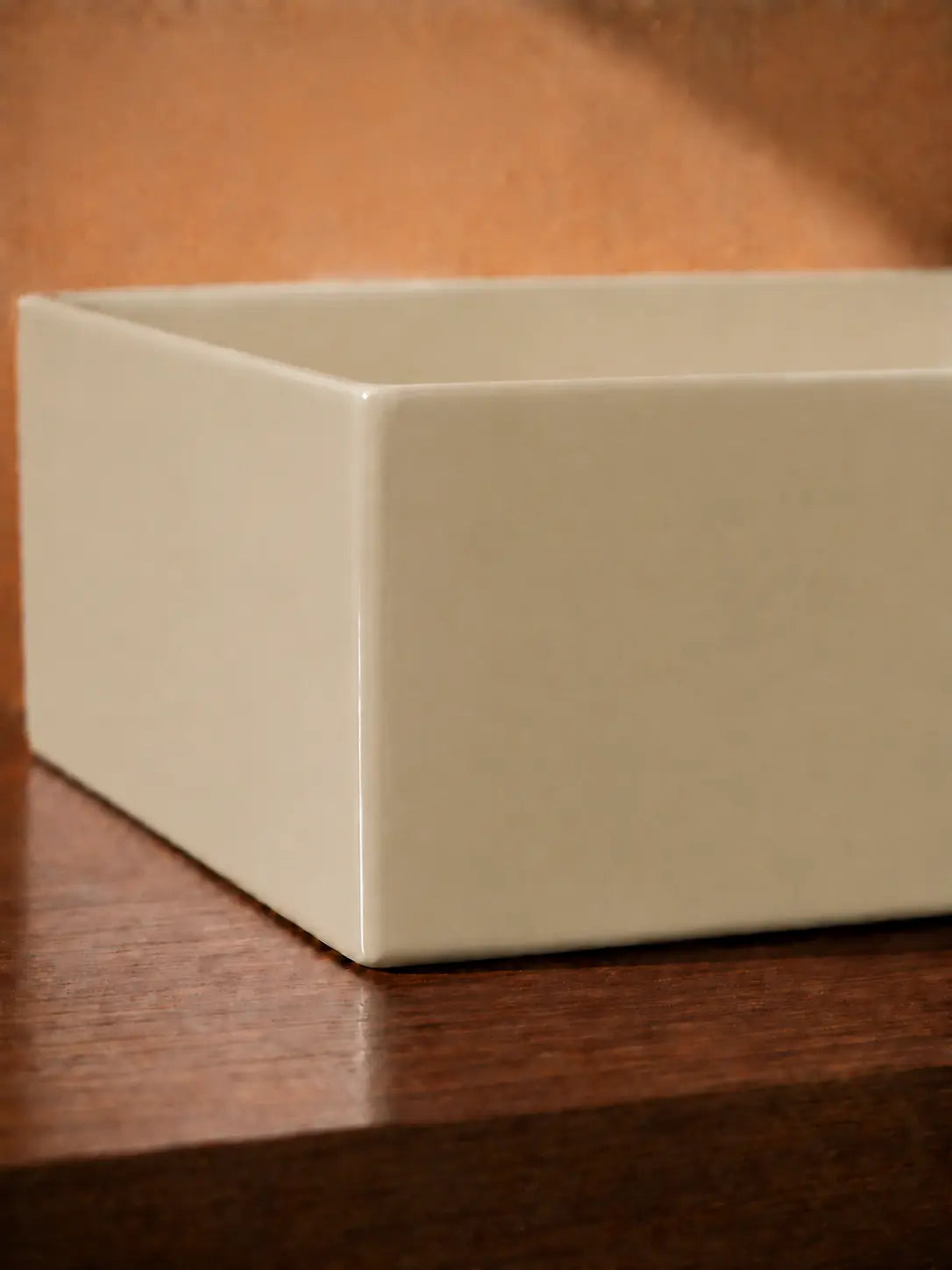 BBbidet 2757 khaki rectangular countertop basin seamless base detail