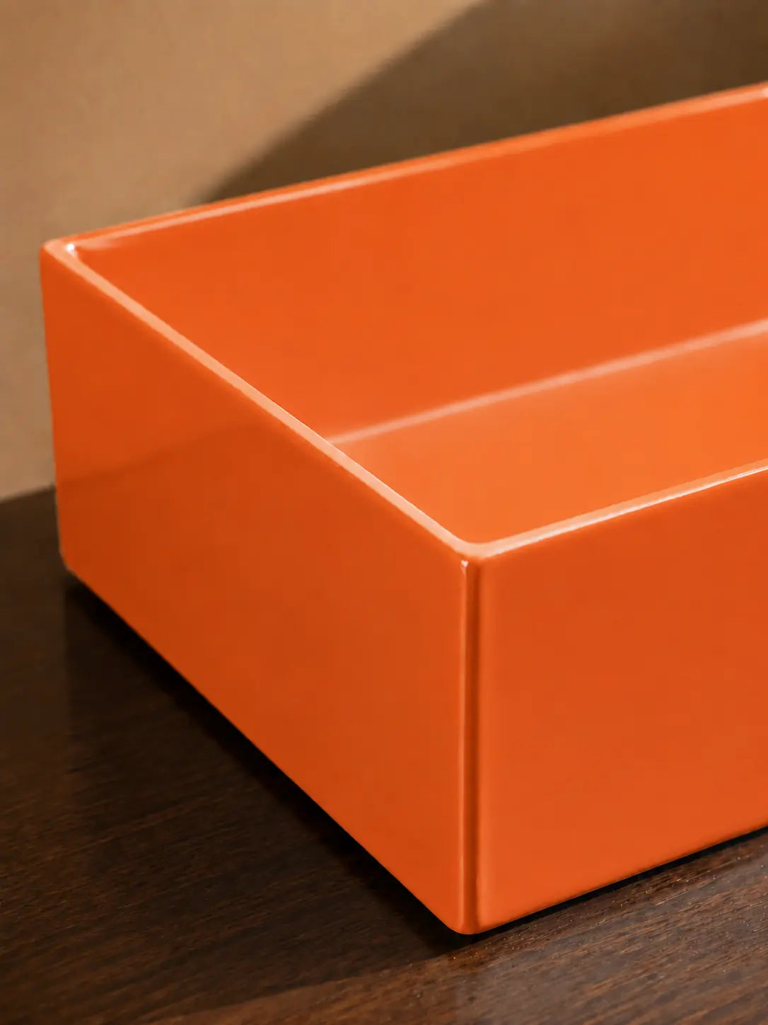 BBbidet 2757 orange rectangular countertop basin rim and corner detail