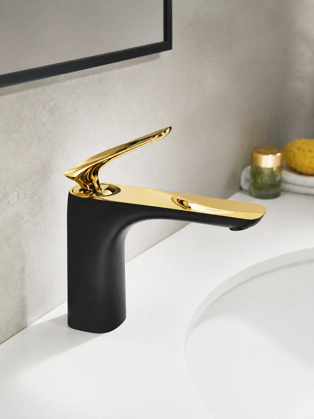 BBBIDET 72 Series low basin faucet in black gold - view 01