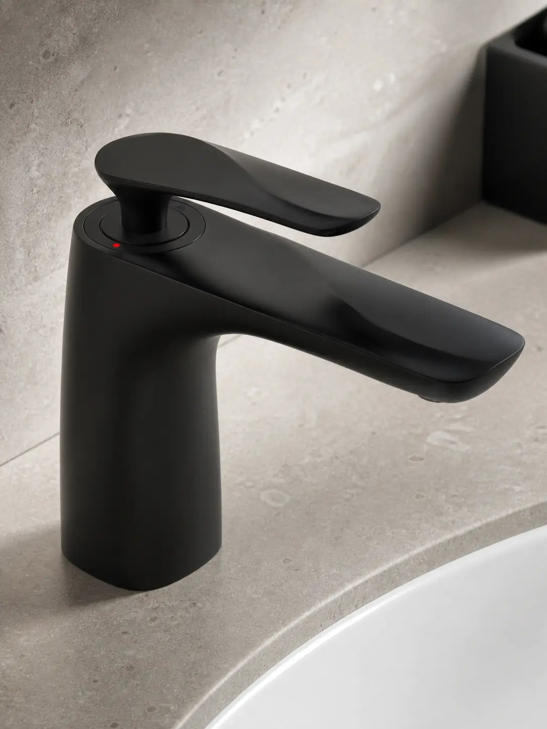 BBBIDET 72 Series low basin faucet in matte black - view 06
