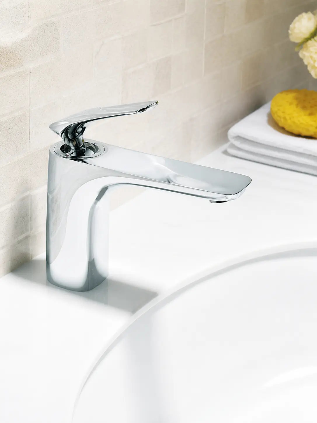 BBBIDET 72 Series low basin faucet in polished chrome - view 02