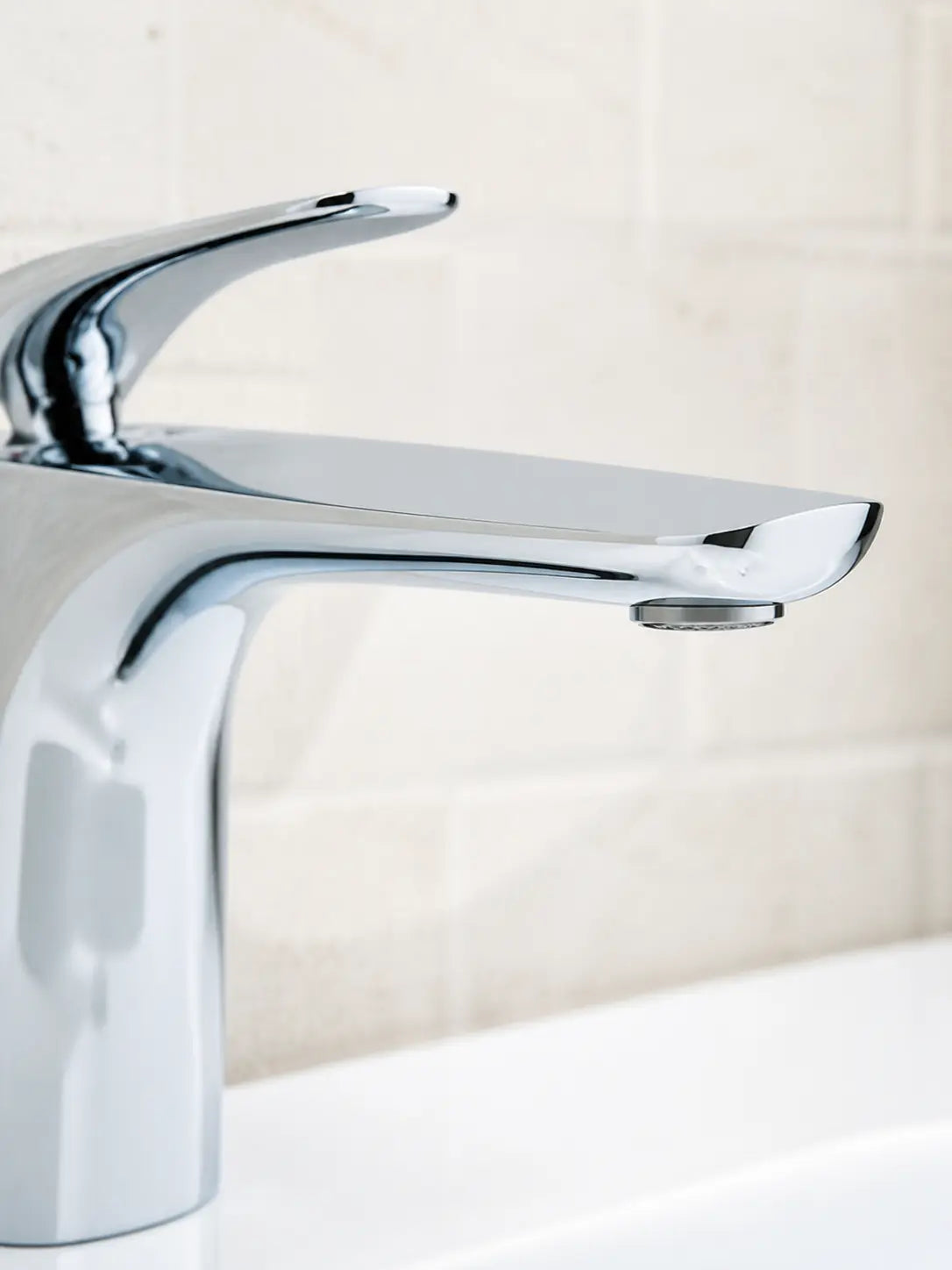 BBBIDET 72 Series low basin faucet in polished chrome - view 04