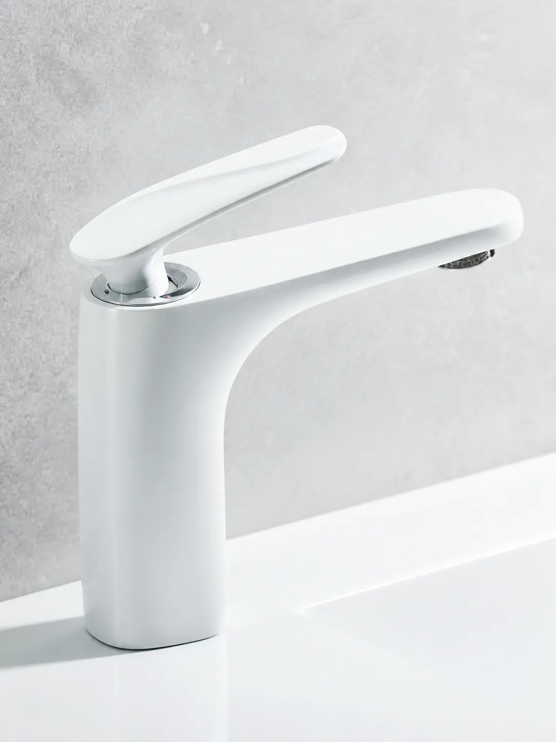 BBBIDET 72 Series low basin faucet in white - view 06