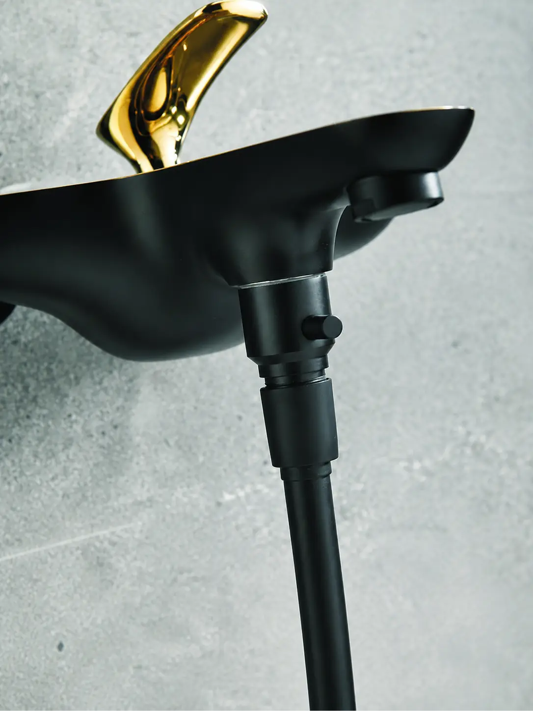 BBBIDET 72 Series wall mounted bath shower mixer in black gold - view 06