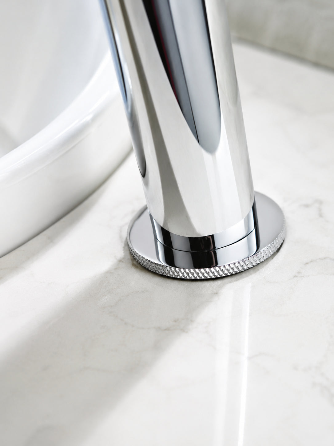 BBbidet 7601G polished chrome tall vessel faucet base detail