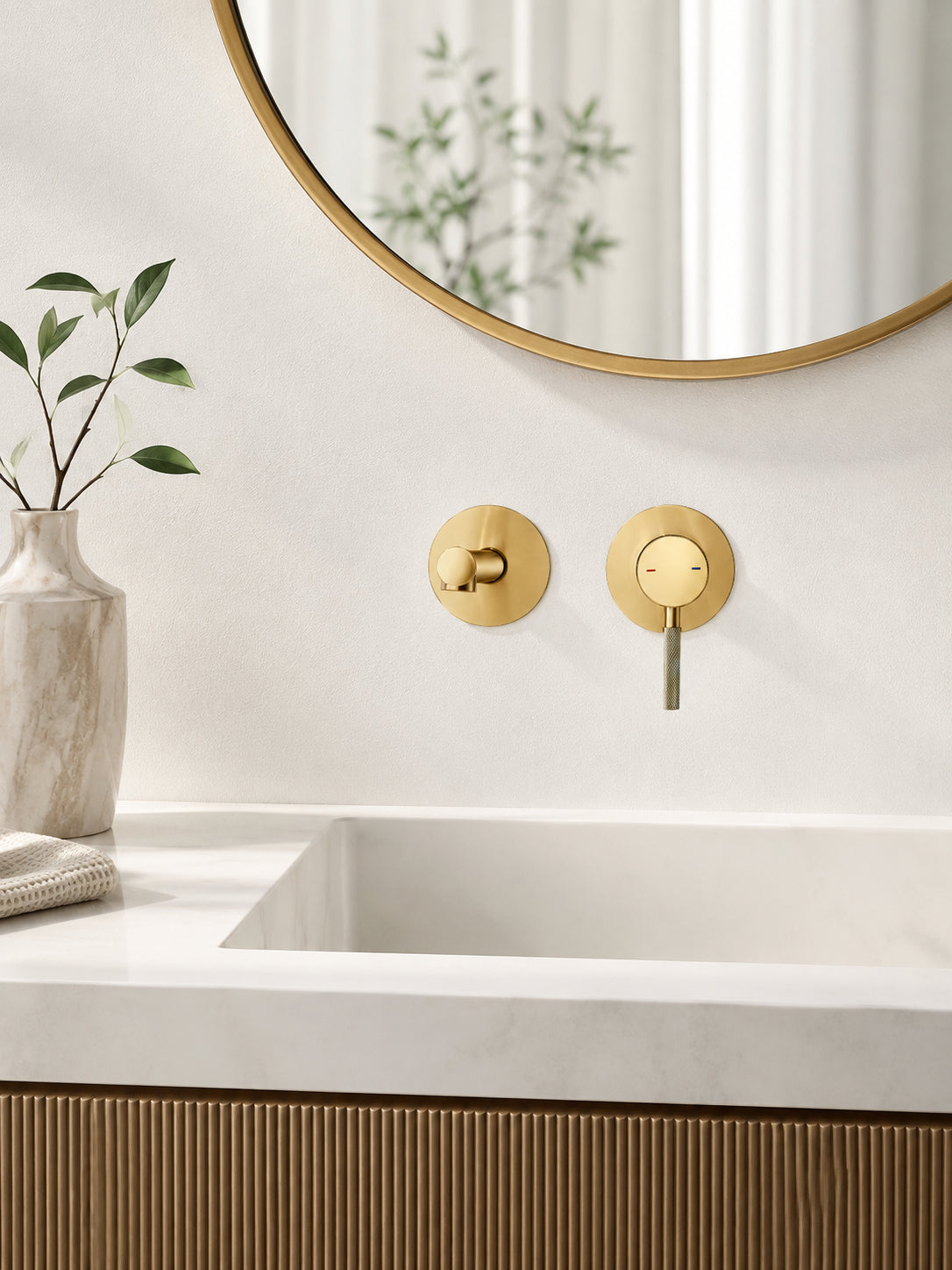 BBbidet 7603 wall mounted basin faucet brushed gold control detail