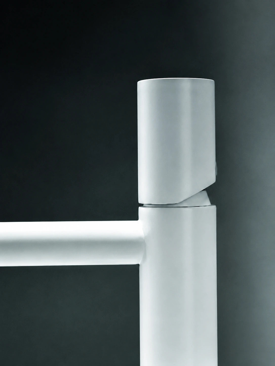 BBbidet 7701GW tall white vessel sink faucet handle detail