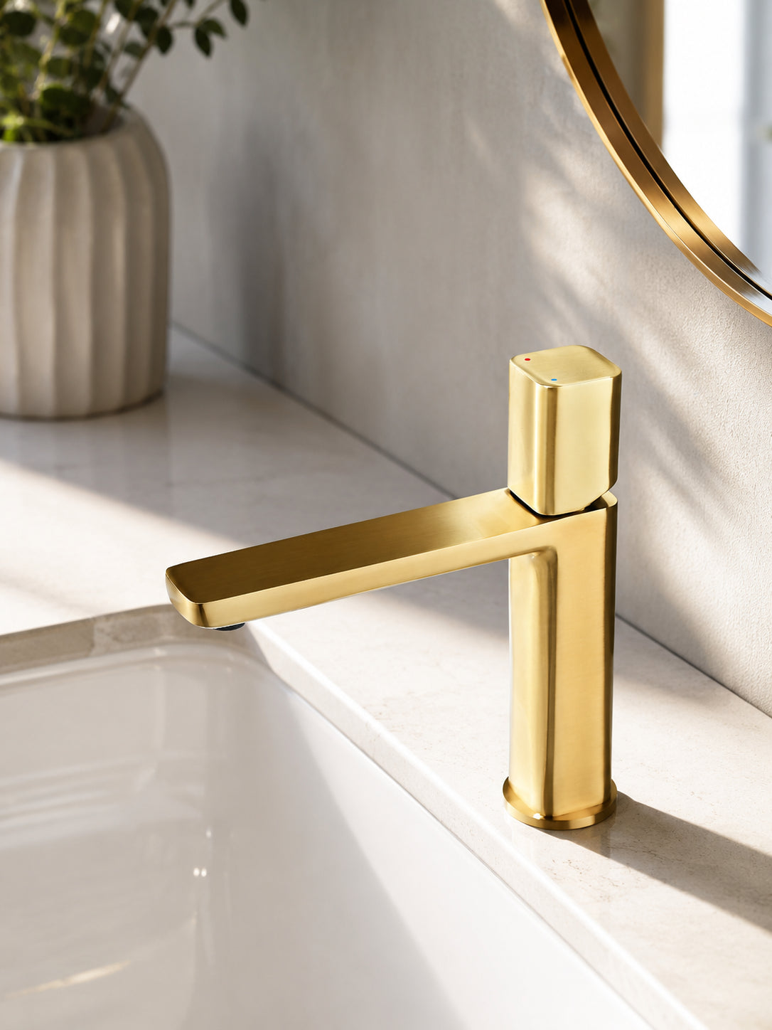 BBbidet 7901 single handle basin faucet in brushed gold finish