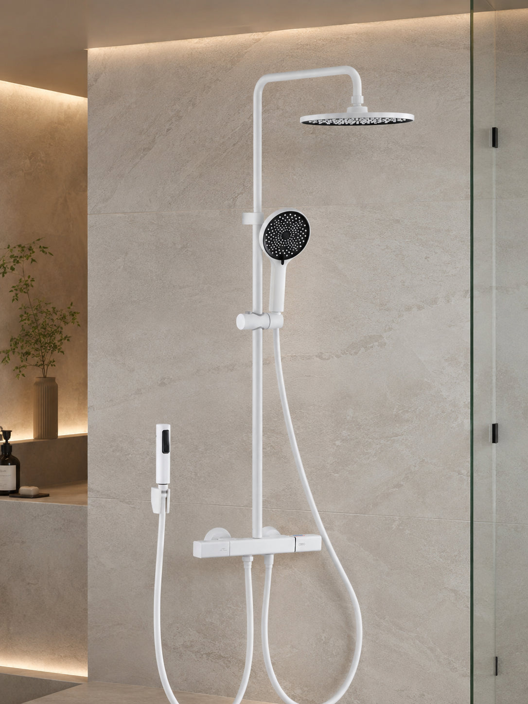 BBbidet 7909 white hand shower lifestyle detail