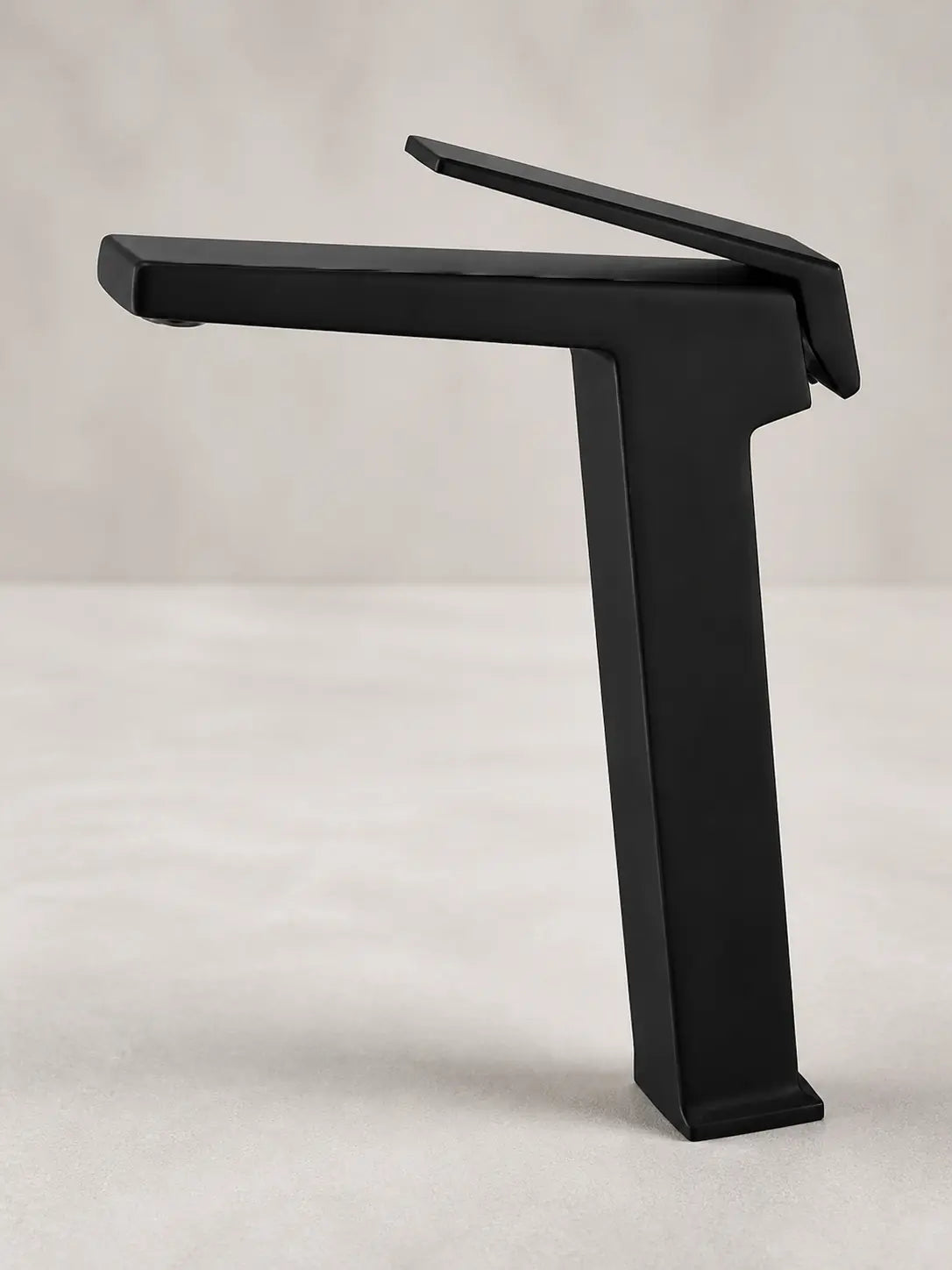 bbbidet 93 Series 9301G basin faucet in matte black - studio view