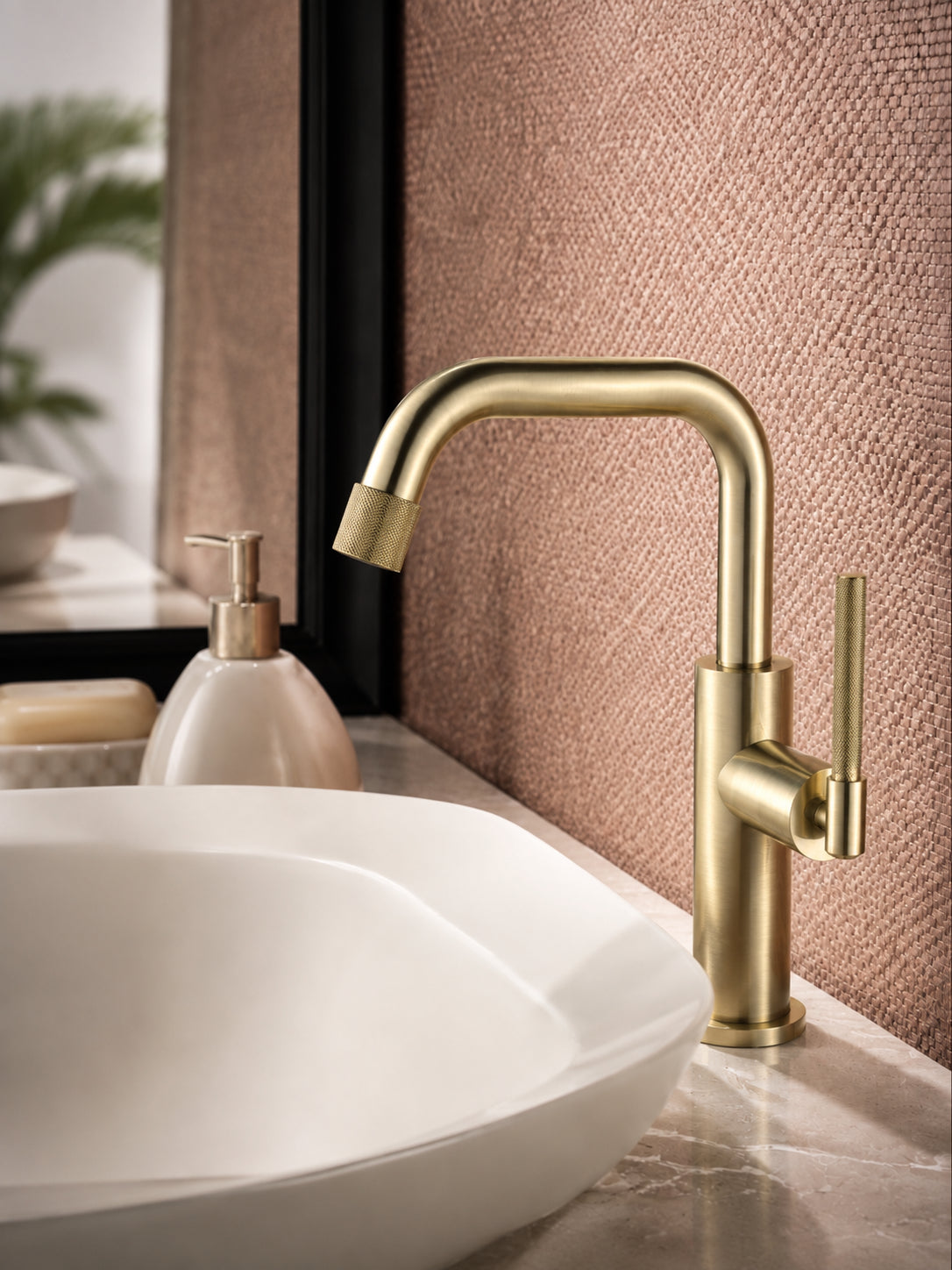 BBbidet 9501 single handle basin faucet in brushed gold finish