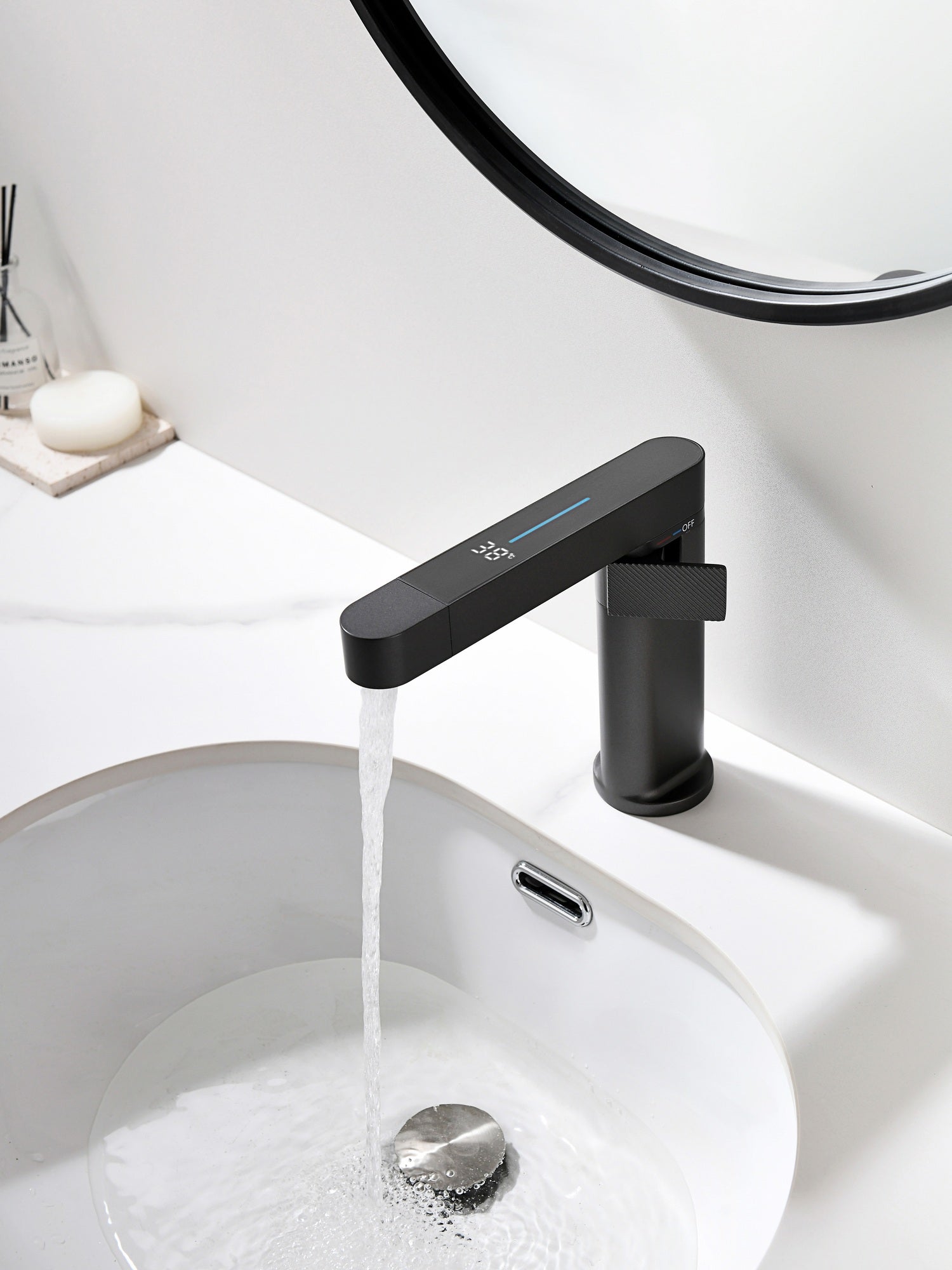 bbbidet C1 digital display pull-out basin faucet main scene