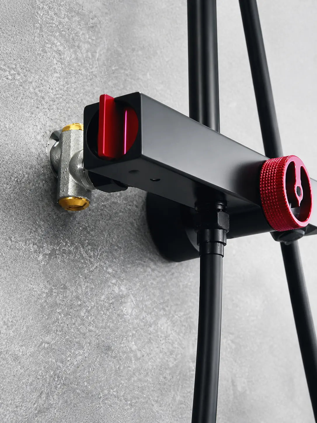 bbbidet T2 round rain shower in black red - mixer angle