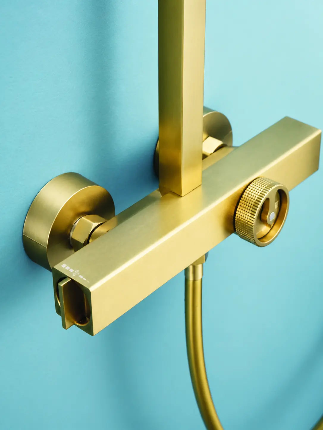 bbbidet T2 square rain shower in brushed gold - mixer angle